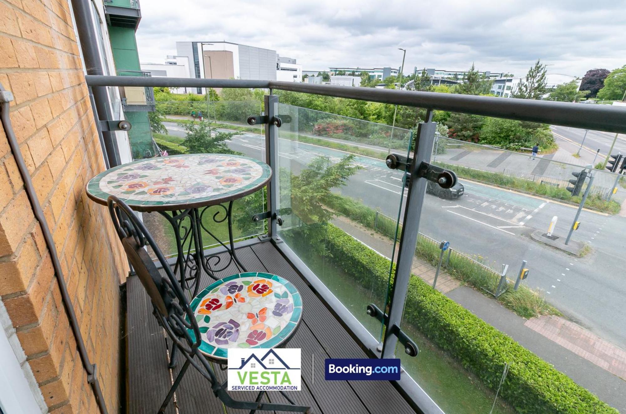 Two Bedrooms Apartment By Vesta Serviced Accommodation & Short Lets Hatfield With Free Wifi Kültér fotó