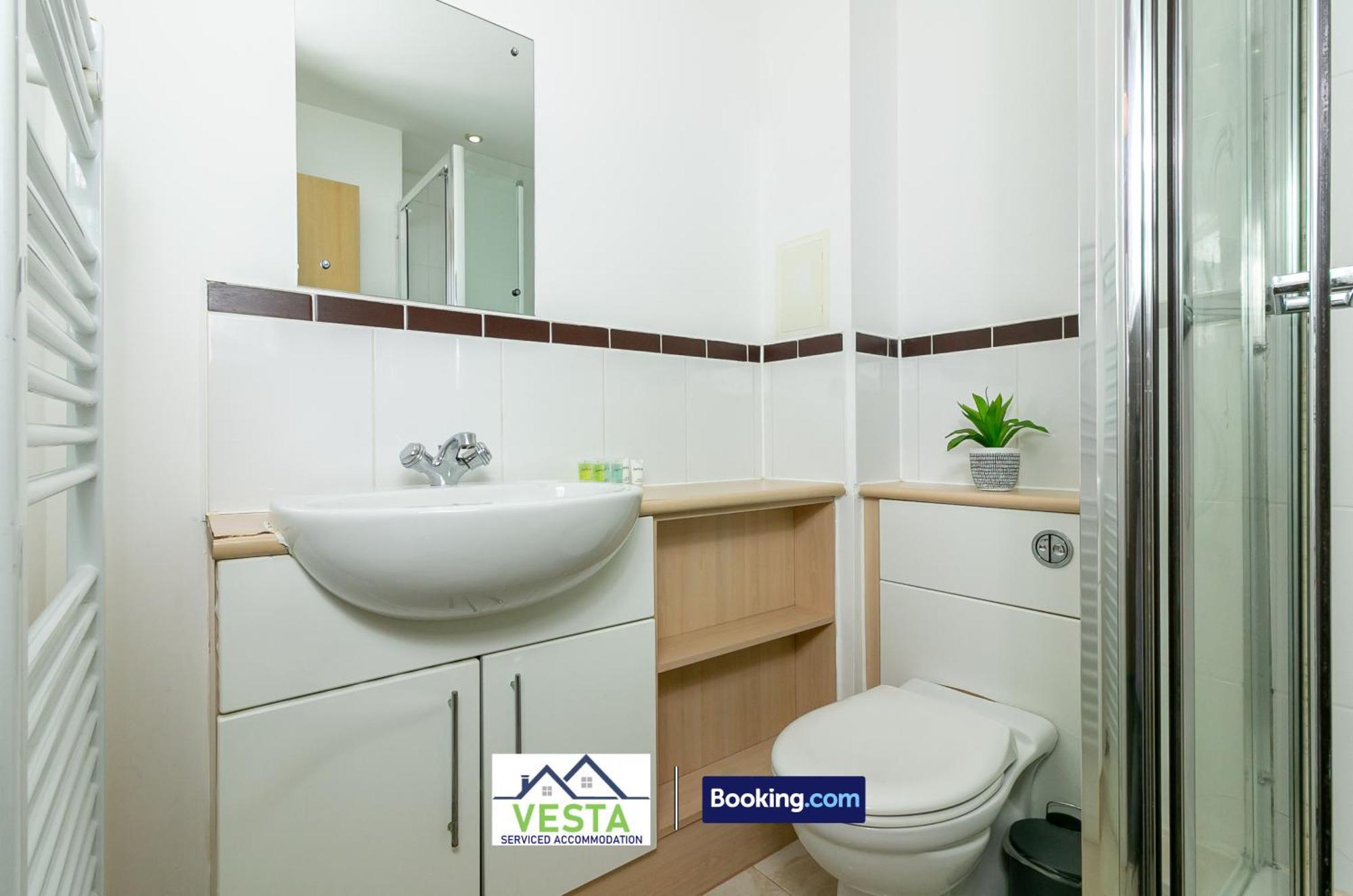 Two Bedrooms Apartment By Vesta Serviced Accommodation & Short Lets Hatfield With Free Wifi Kültér fotó